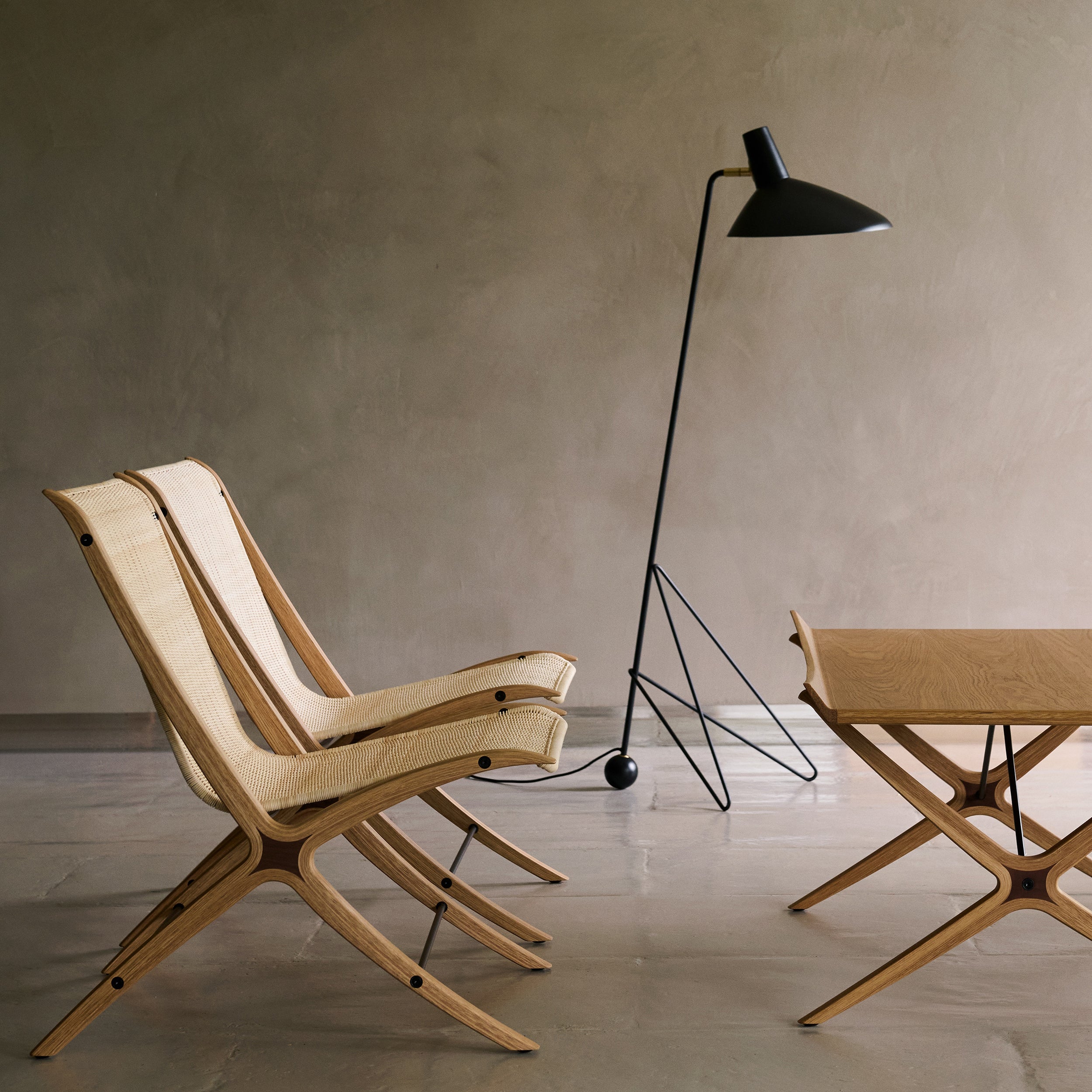 Tripod HM8 – Ardeco Gallery