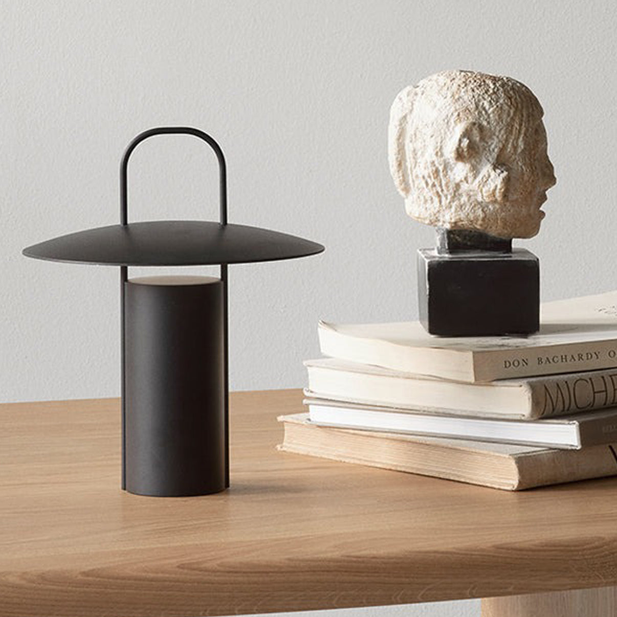 Ray Table Lamp