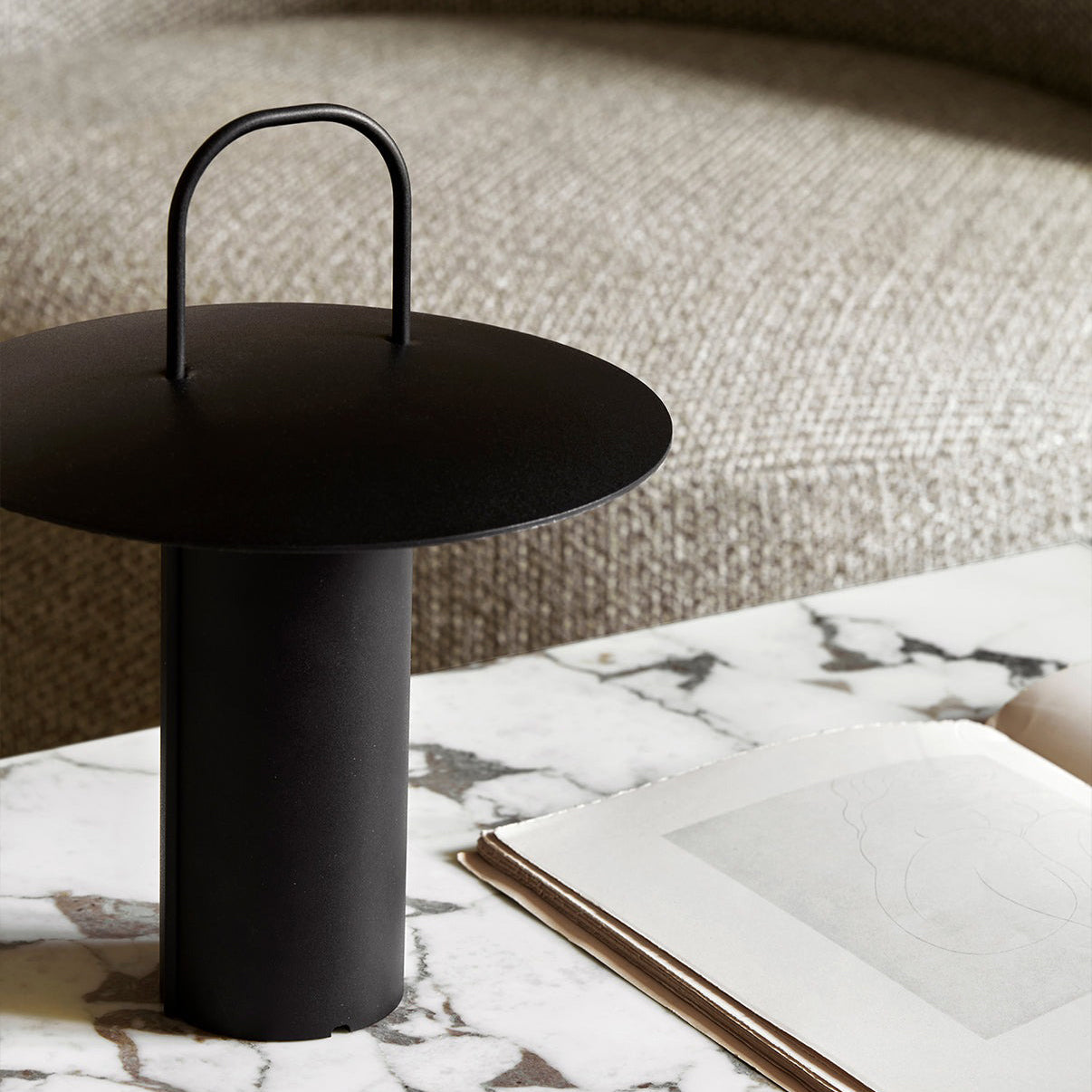 Ray Table Lamp