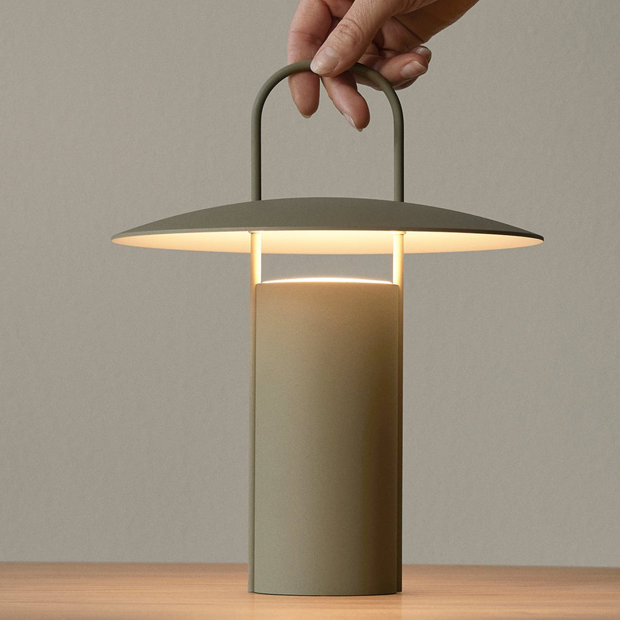 Ray Table Lamp
