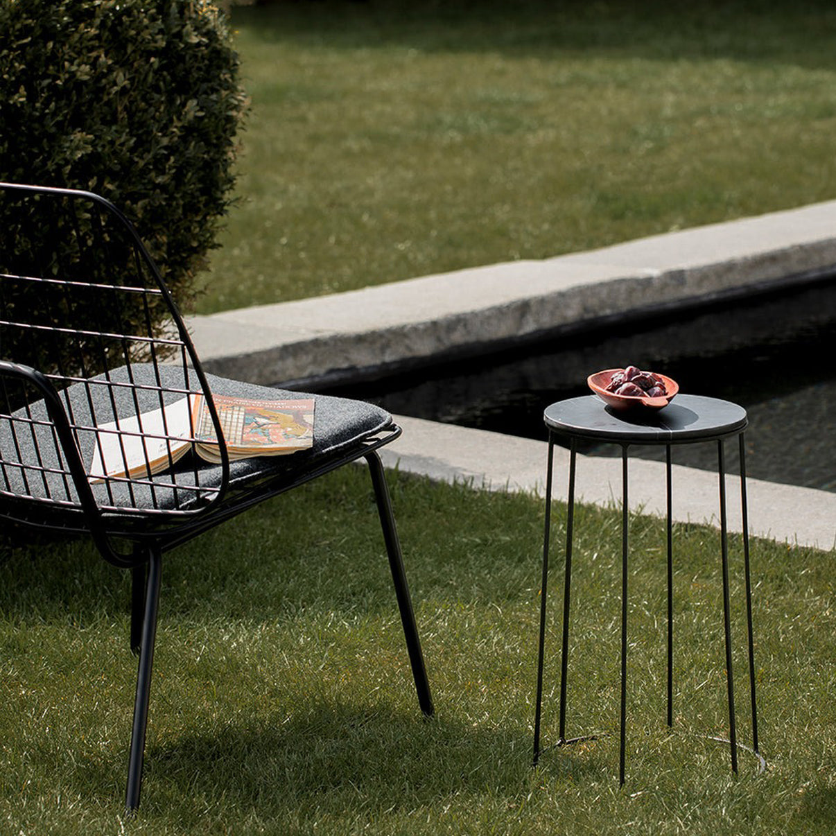 WM String Lounge Chair